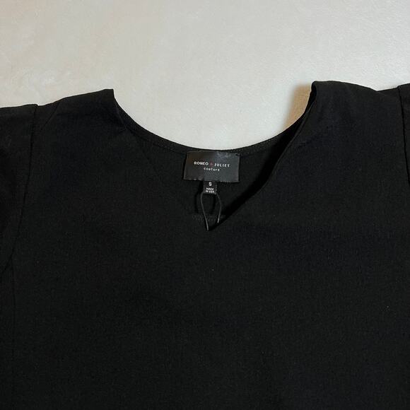 Romeo & Juliet Couture V-Neck Flowy A-Line Blouse Size Small NEW Minimalist - Picture 3 of 8